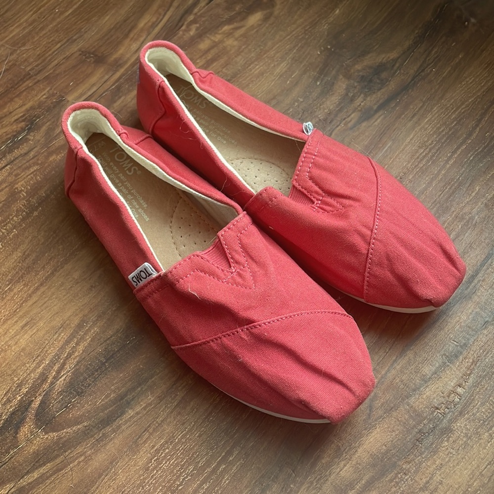 Women’s Toms